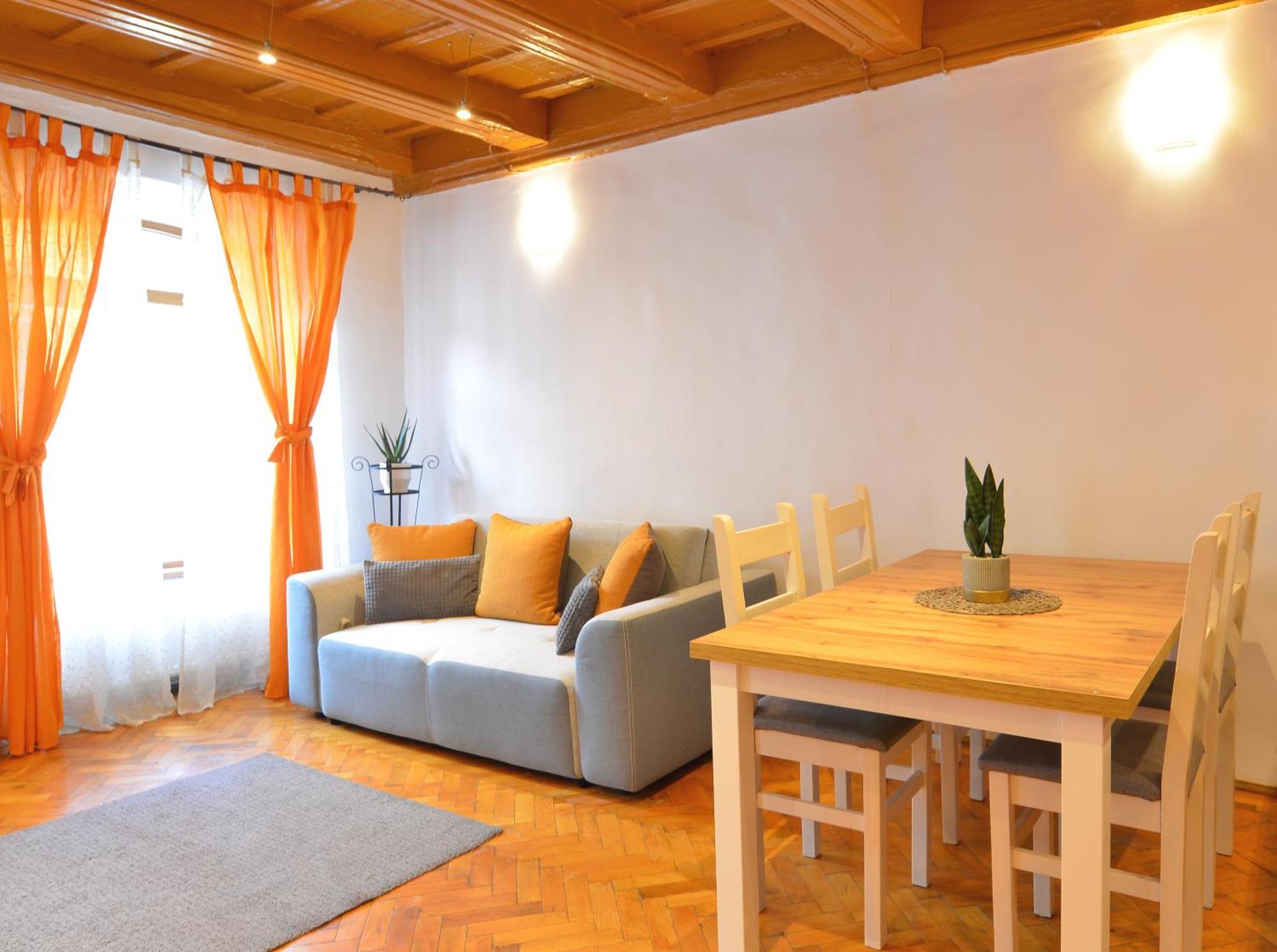 Charming Apartment - Heart Of Brasov Poarta Schei Exterior photo